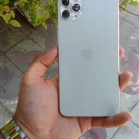 ایفون ۱۱پذومکس