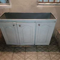 فروش کابینت و یک عدد آب چکان فلزی
