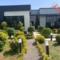 ویلاباغ۶۰۰متری مدرن سرسبز/غرق در نور/لوکس