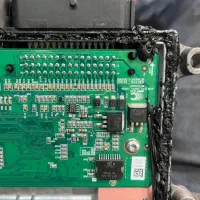 خدمات تخصصی برق و باتری خودرو سیار