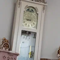 ساعت ایستاده سالم. سالم