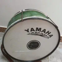 یک عدد طبل و دو عدد زنجیر