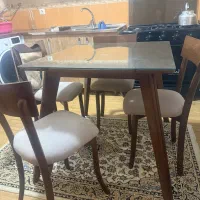 میز نهار خوری چهار نفره و میز تلوزیون
