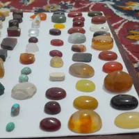 مقداری نگین وسنگ