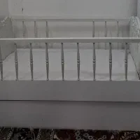 تخت گهوارهای کودک