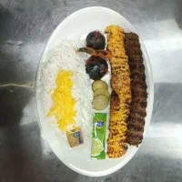 دستیار اشپز و نیروی ساده جهت کار در تهیه غذا