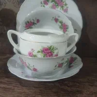ظروف گل سرخی قدیمی