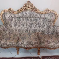 مبل سلطنتی به همراه میز ناهار خوری. ساعت. بوفه