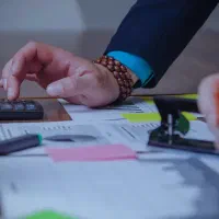 کمک حسابدار هستم « بدون حقوق» حسابدار ها بخوانند