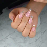 offآموزش کاشت ناخن،خدمات(متریال اورجینال)