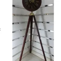 ساعت ایستاده و تابلو ماه ترند با نورپردازی