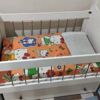 تخت گهواره ای در حد نو