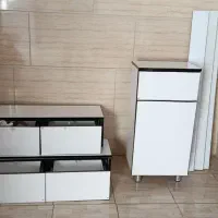 آینه و کمد و صندلی انتظار مخصوص سالن ارایشگری