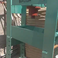 پرس ۱۰۰ تن دستی