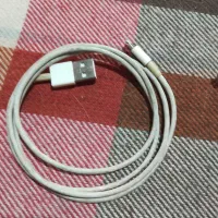 دو عدد شارژر اپل یکی نو روکش دار یکی کار کرده