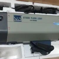 دو عددفلاش پرتابل آتلیه (استودیو)وسافت باکس و پایه