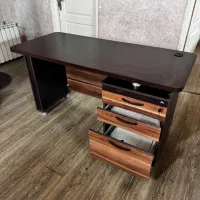 میز اداری و میز مدیریت