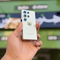 گوشی های مینی سامسونگ a76 و اپل iPhone17 promax