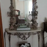 اینه شمعدان برنجی وبرنزی در سراسر شهر بالاترین