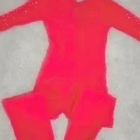 لباس قرمز