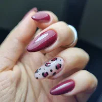 کاشت ناخن پلی ژل با قیمت استثنائی برای فروردین