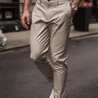 جویای سرایداری ظاهر مرتب آراسته ایرانی