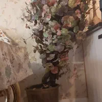 درختچه و گل مصنوعی با گلدان