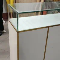 فروش یک عدد میز مغازه ام دی اف  و رگال