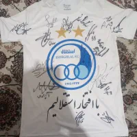 تیشرت امضا شده