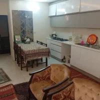 آپارتمان۵۵متری طبقه هم کف فروشی