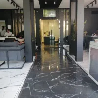 مغازه تجاری حاشیه وکیل آباد 170متر