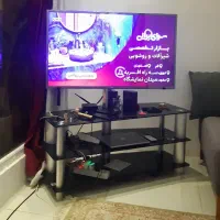 تلویزیون ال جی با میز فروشی