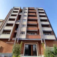 100متر-رو-به-نما-نوساز-لاله-ها