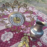 پارچ بزرگ برنجی یک ساعت برنجی سه تا پروانه برنجی
