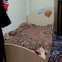 تخت نوجوان