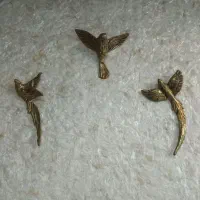 دیوارکوب برنزی پرستو