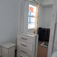 دروار و میز آرایشگاه