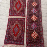 دو عدد فرش دست‌باف.