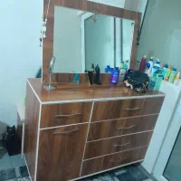 میز ارایش ودوعدد پاتختی وتخت