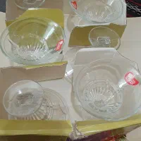 یک دست بستنی خوری