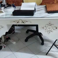 میزناخن. دارای دو عدد کشو