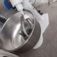 خمیرگیر ۴۰کیلو درحدنو دستگاه اسلایسر درحد