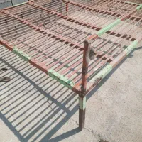 تخت آهنی
