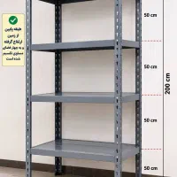 راهرو مملو از قفسه انبار