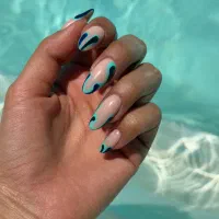 اجاره میز ناخن و تخت مژه در سالن هوم بیوتی