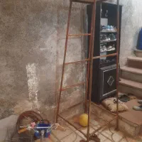 چهارپایه آهنی