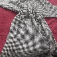 کیف زنانه و یه سری لباس نو و در حد نو