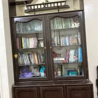 کتابخانه دارای کمد