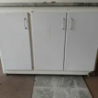 چند متر کابینت فلزی ضخیم در حد نو و تمیز