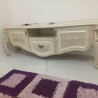میز تلویزیون سلطنتی